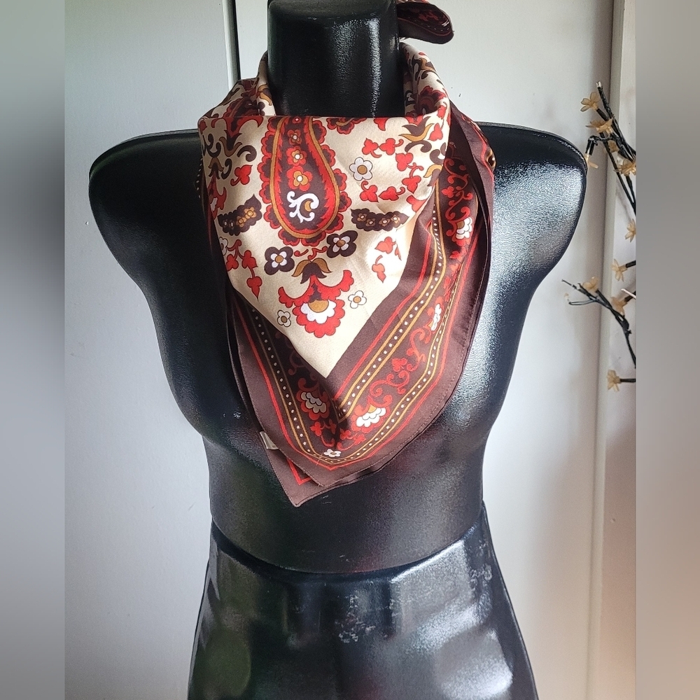 Vintage-Inspired Floral Paisley Square Scarf - Brown & Cream